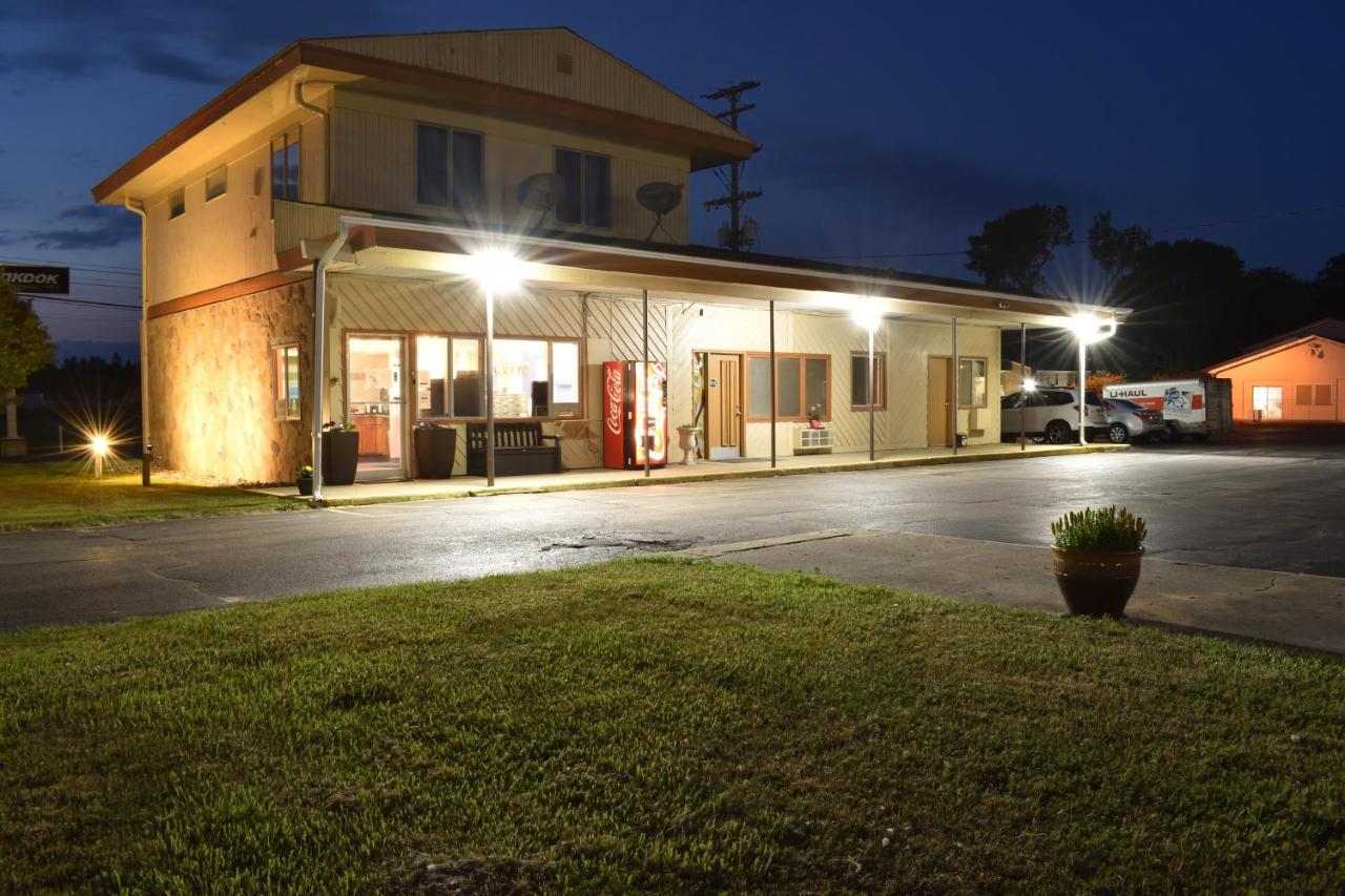 Great Lakes Inn & Suites Саут-Хейвен Экстерьер фото