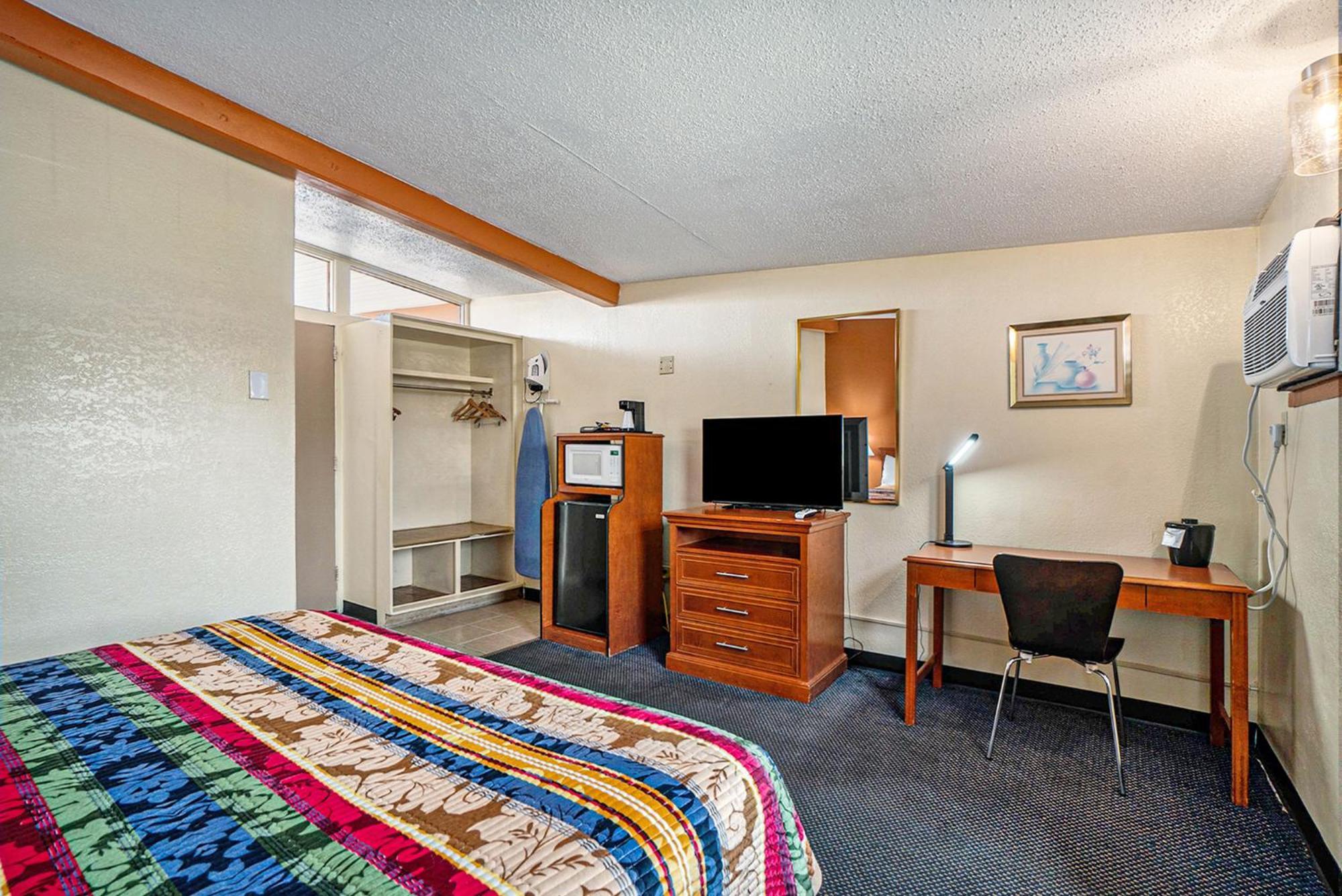Great Lakes Inn & Suites Саут-Хейвен Номер фото
